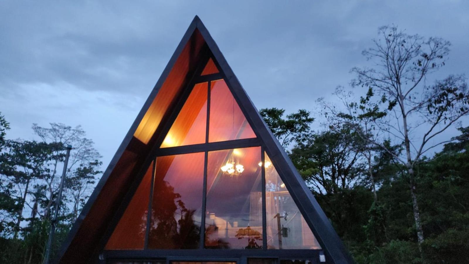 Yarumo Lodge, Rio Celeste Black Chalets ビハグア エクステリア 写真